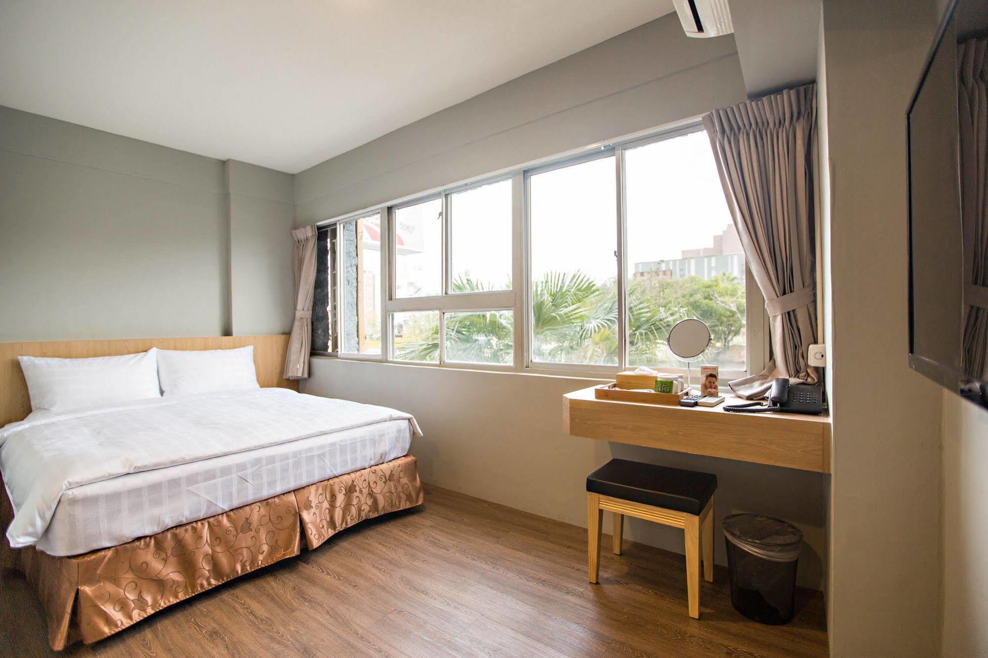 Traveller-Inn Day Moon Hotel Taitung Екстер'єр фото