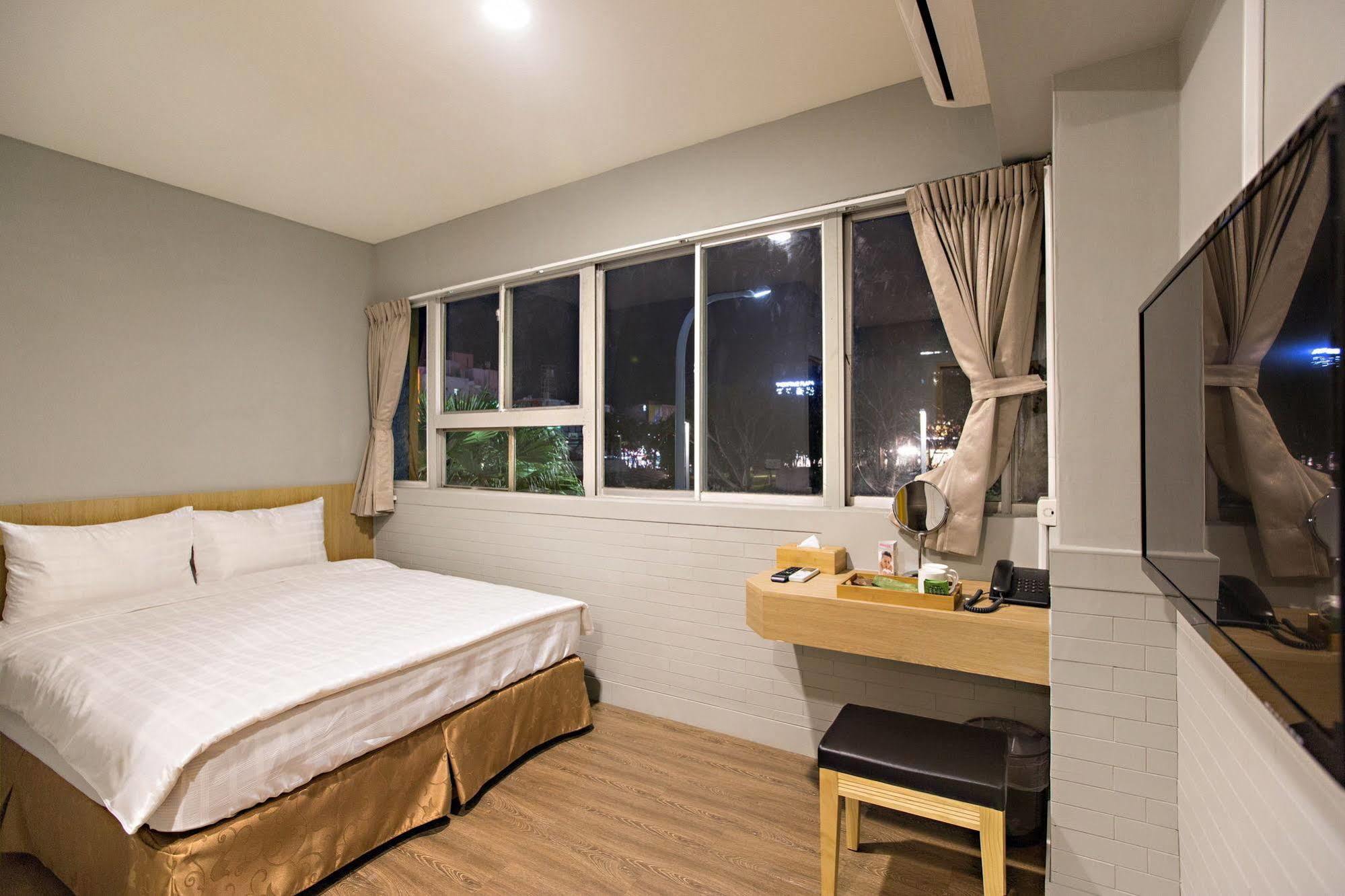 Traveller-Inn Day Moon Hotel Taitung Екстер'єр фото