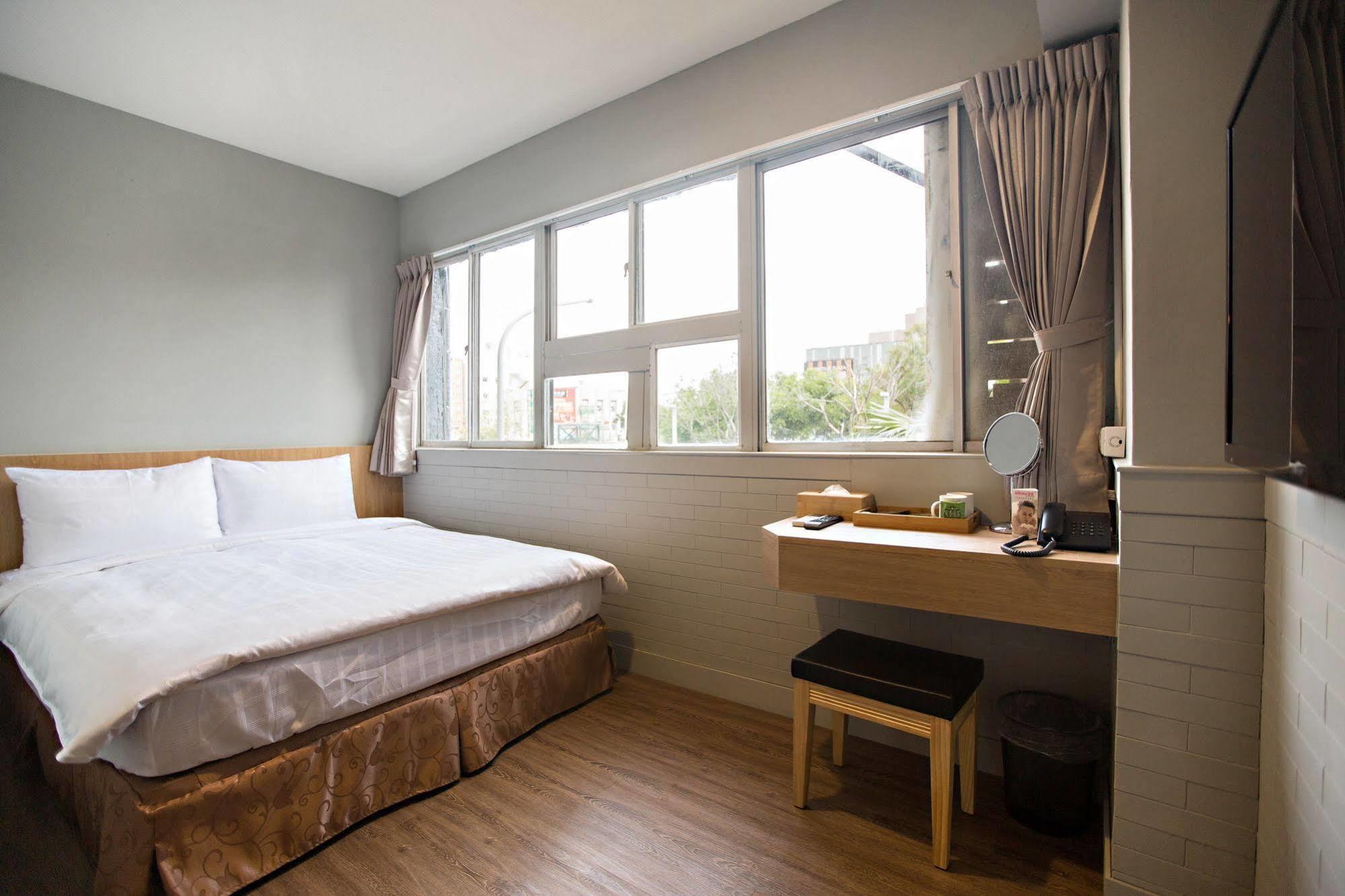 Traveller-Inn Day Moon Hotel Taitung Екстер'єр фото