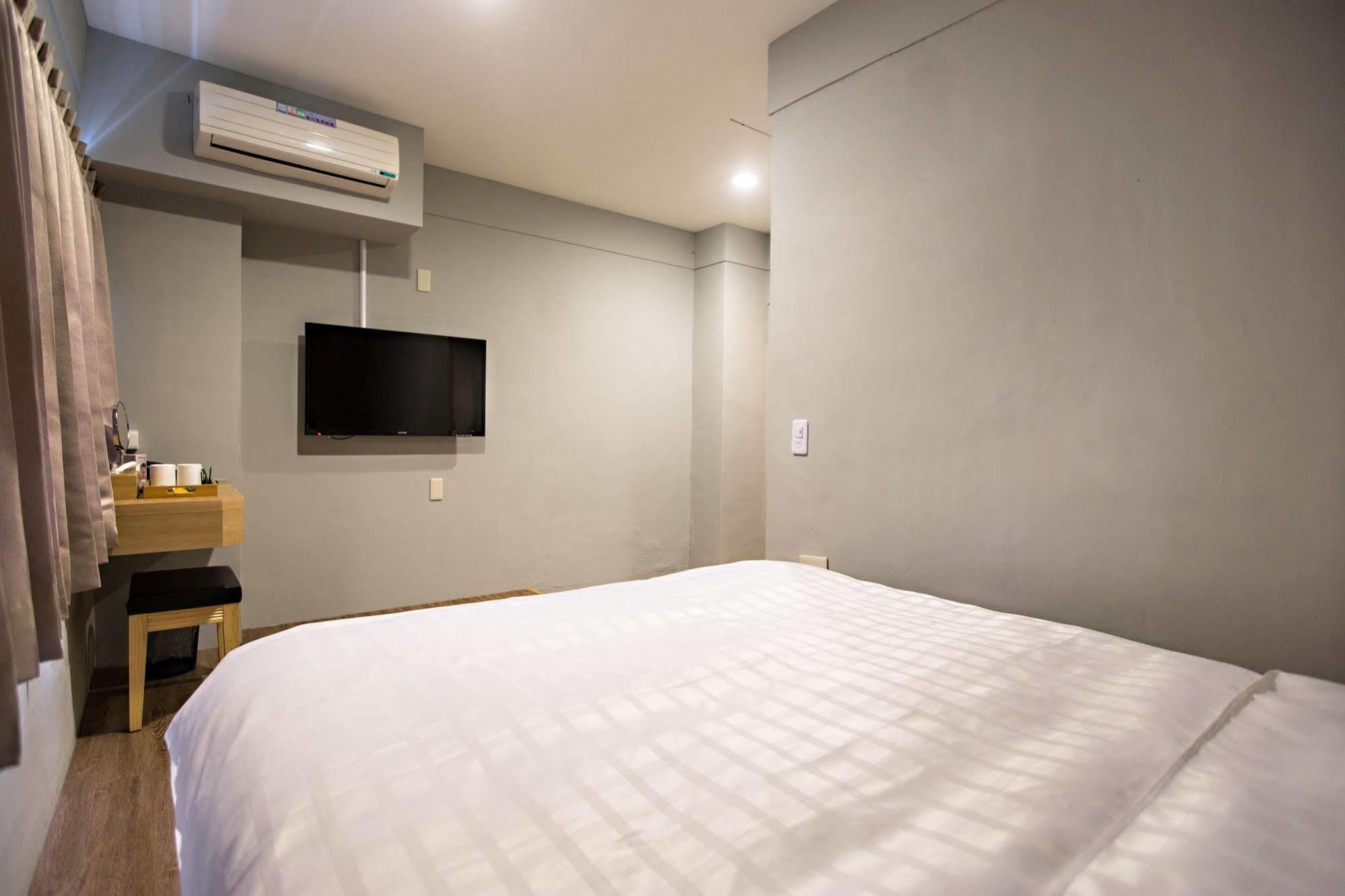 Traveller-Inn Day Moon Hotel Taitung Екстер'єр фото