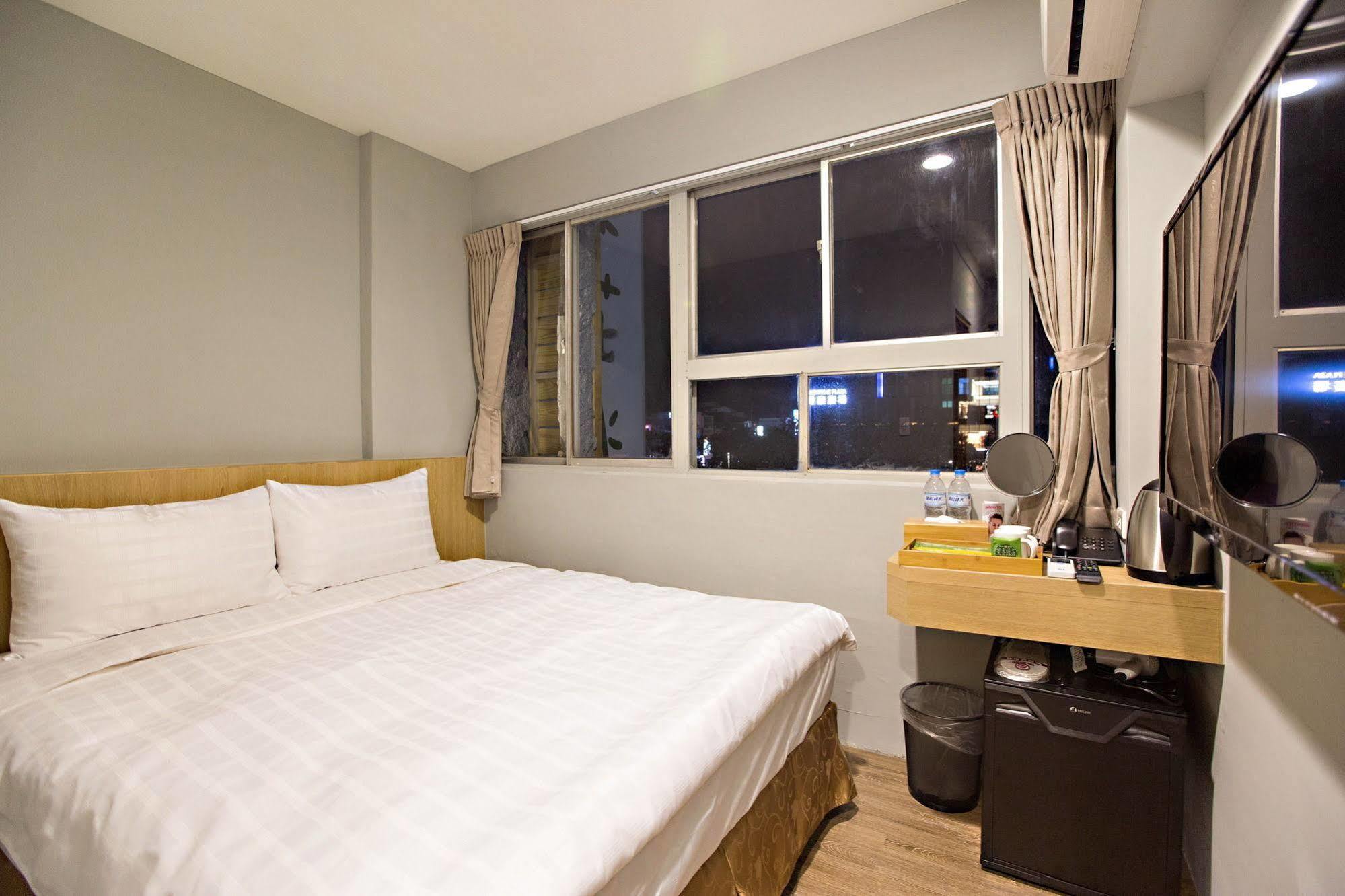 Traveller-Inn Day Moon Hotel Taitung Екстер'єр фото